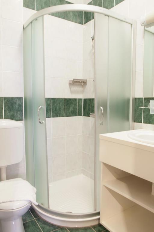 Julija&Robert'S Riverview Apartments And Rooms Любляна Екстериор снимка