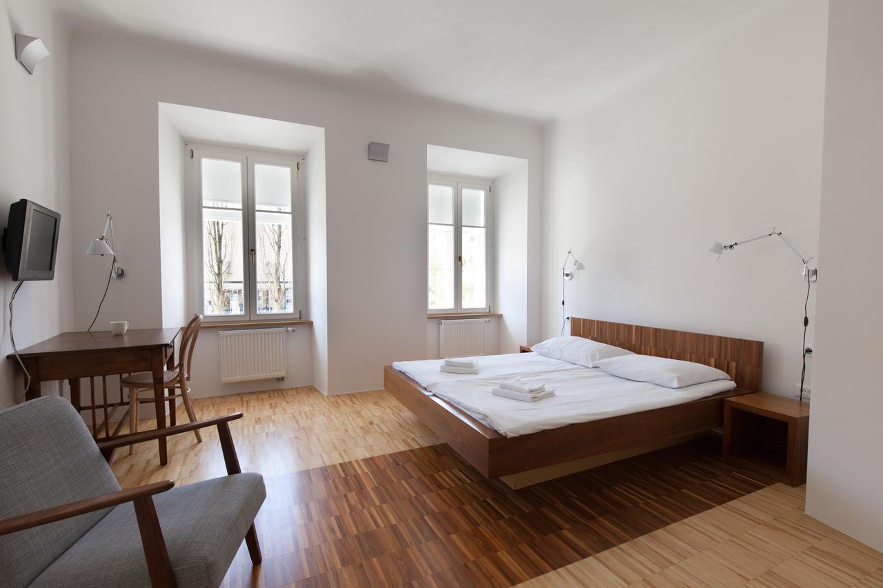 Julija&Robert'S Riverview Apartments And Rooms Любляна Екстериор снимка