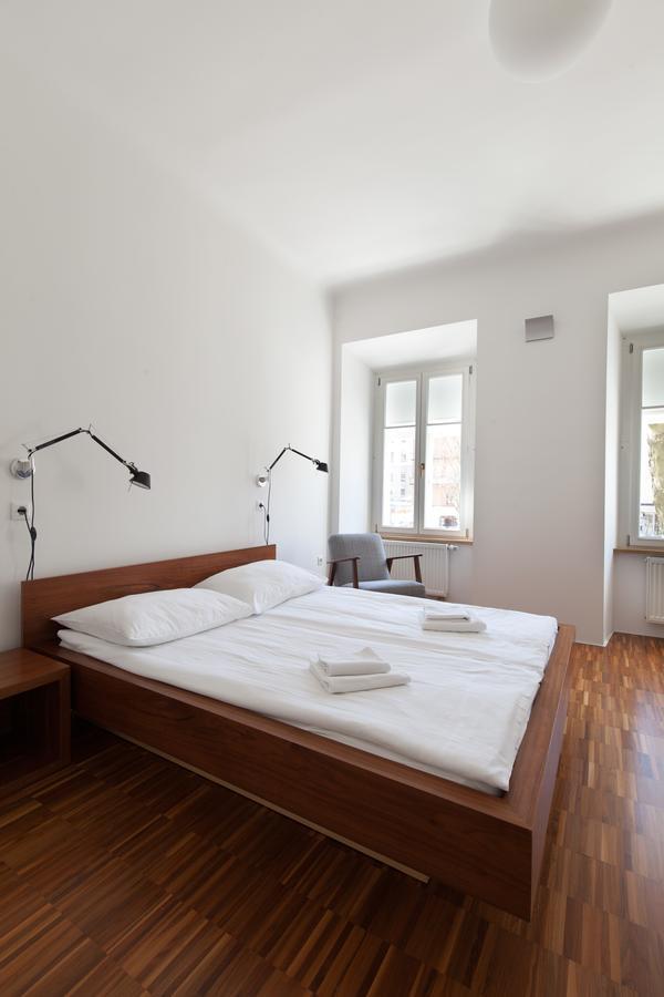 Julija&Robert'S Riverview Apartments And Rooms Любляна Екстериор снимка