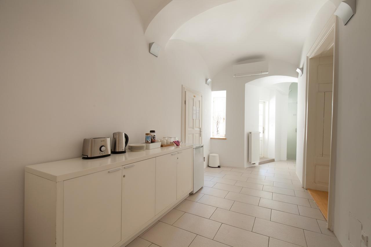Julija&Robert'S Riverview Apartments And Rooms Любляна Екстериор снимка