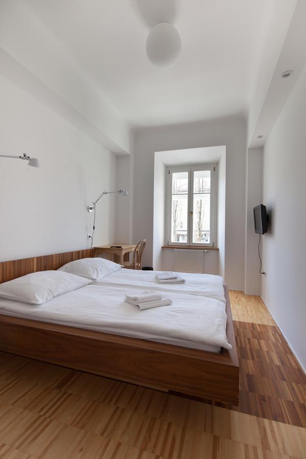 Julija&Robert'S Riverview Apartments And Rooms Любляна Екстериор снимка